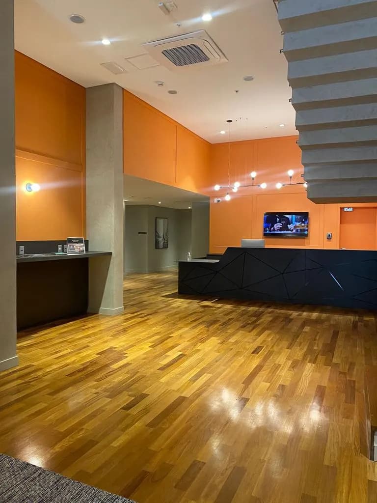 Fachada imponente do Platina 220 no Tatuapé